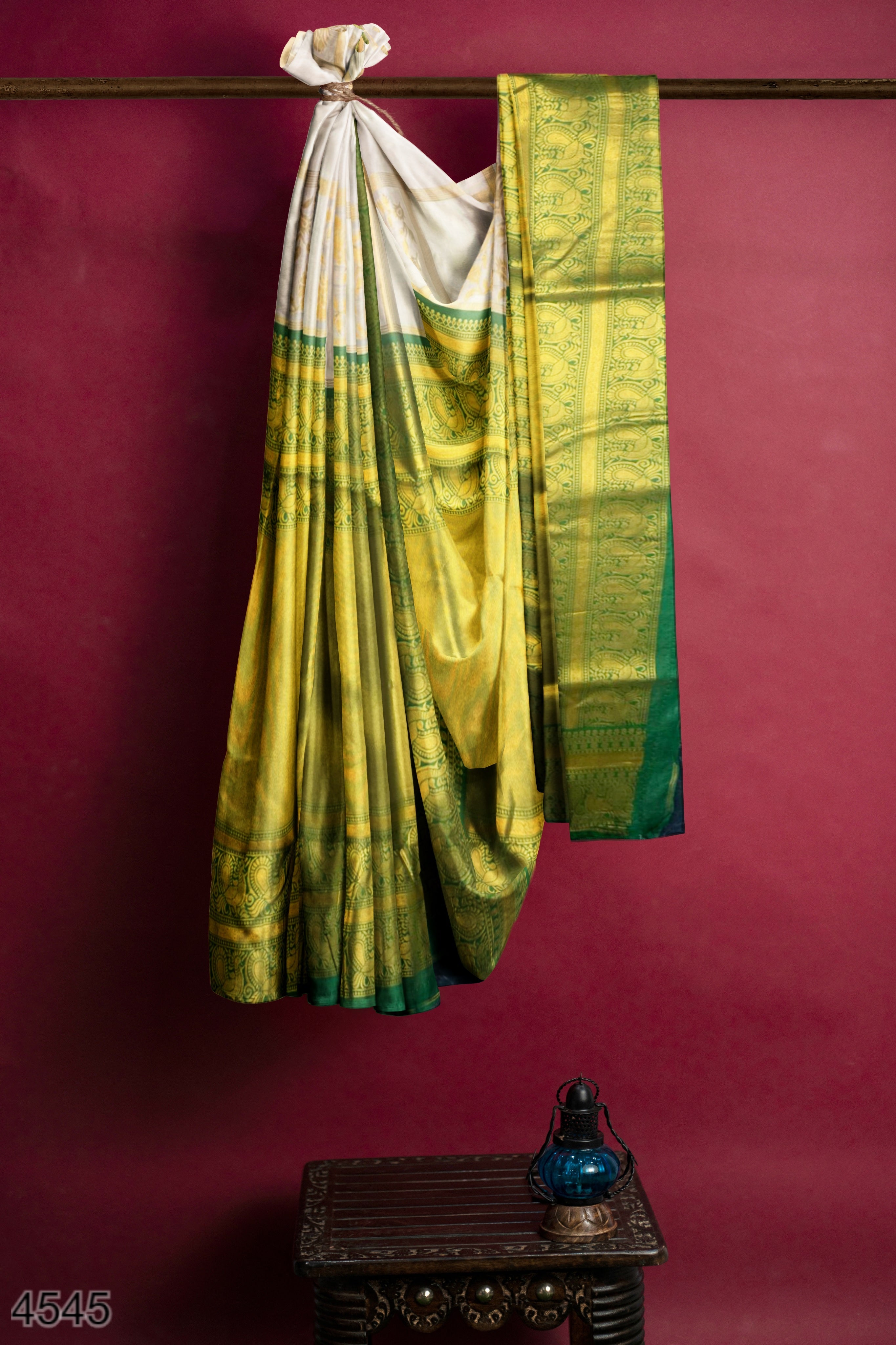 Women Kanjeevaram Woven Saree with Contrast Border