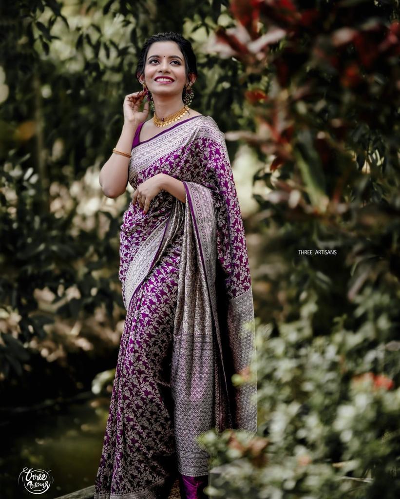 Woven, Embellished, Floral Print, Solid/Plain Kanjivaram Pure Silk, Art Silk Saree  (Purple)