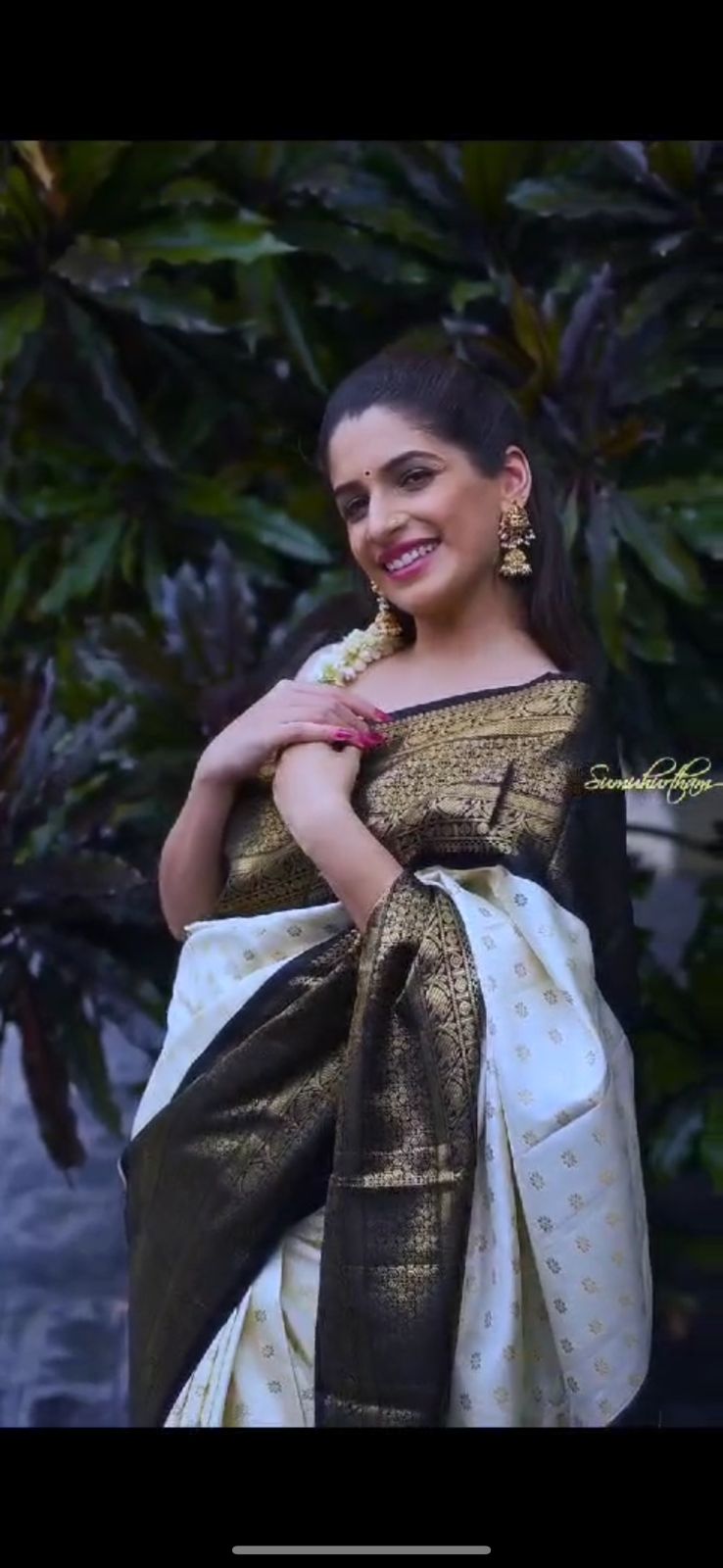 Self Design Kanjivaram Jacquard Saree  (Cream)