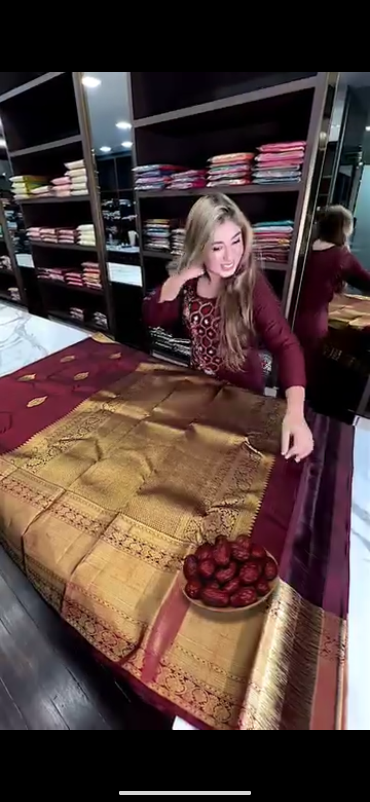 Ineffable Wine Soft Banarasi Silk Saree With Gratifying Blouse Piece