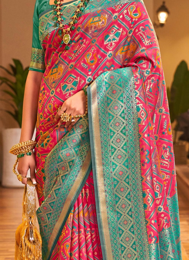 Women Printed Saree with Contrast Border