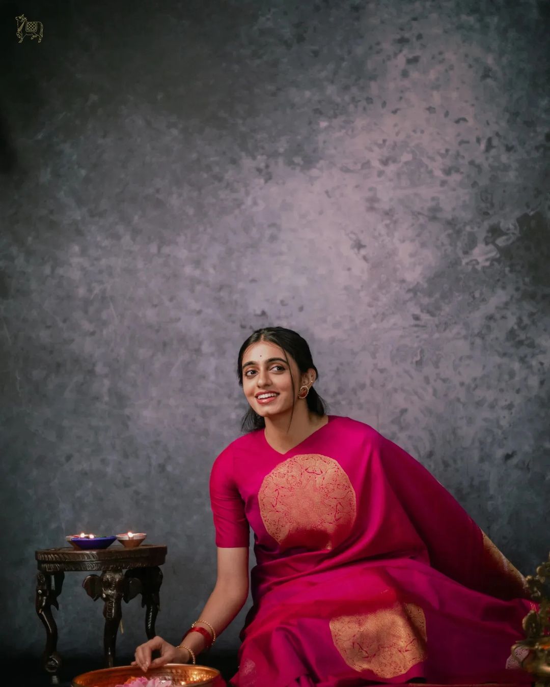 Self Design Banarasi Jacquard Saree  (Pink)