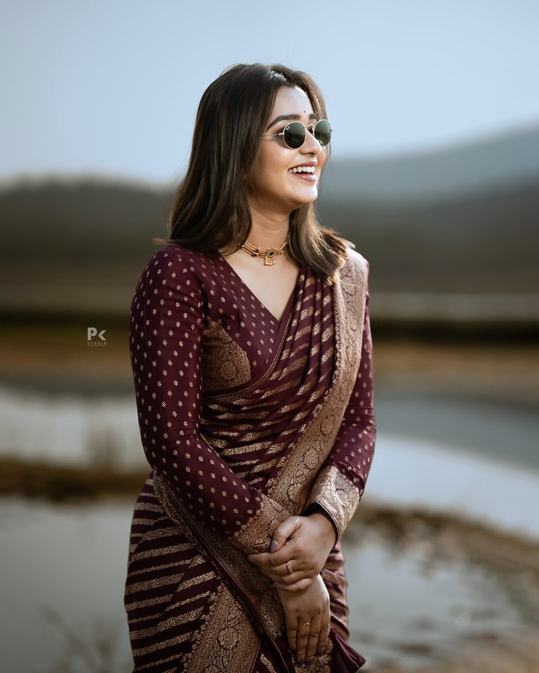 Entrancing Maroon Soft Silk Saree With Surpassing Blouse Piece