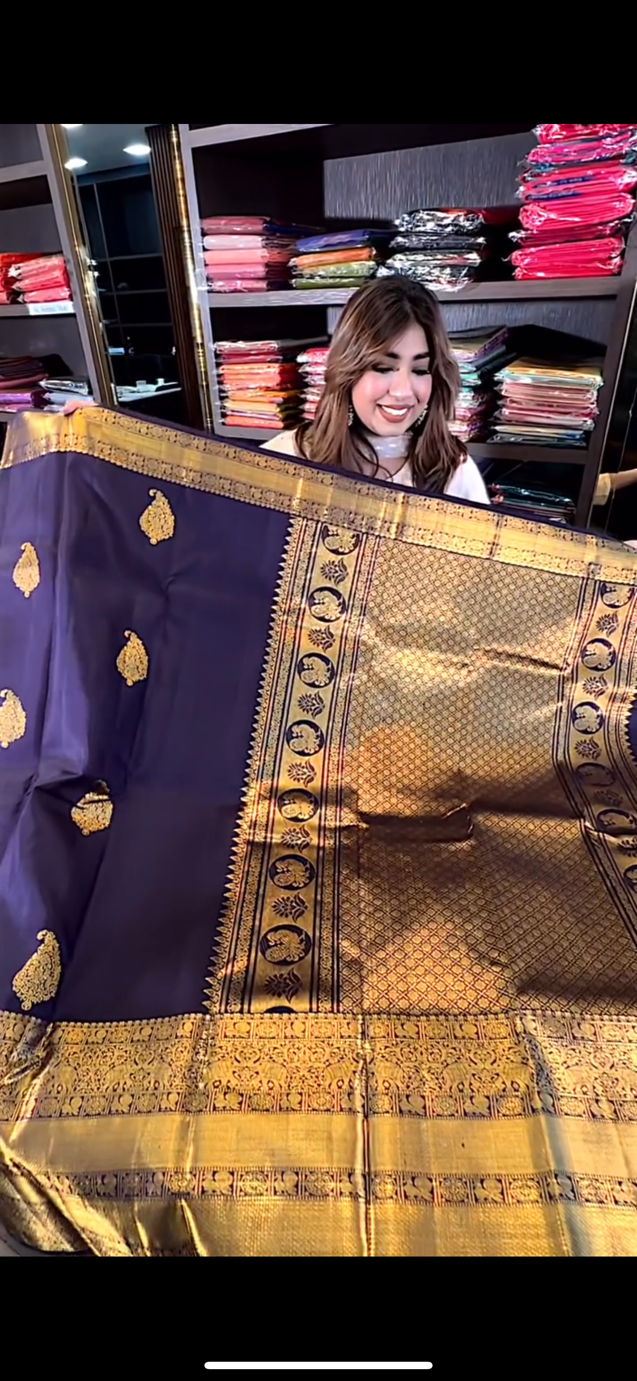 Soft Banarasi Silk Saree With Gratifying Blouse Piece