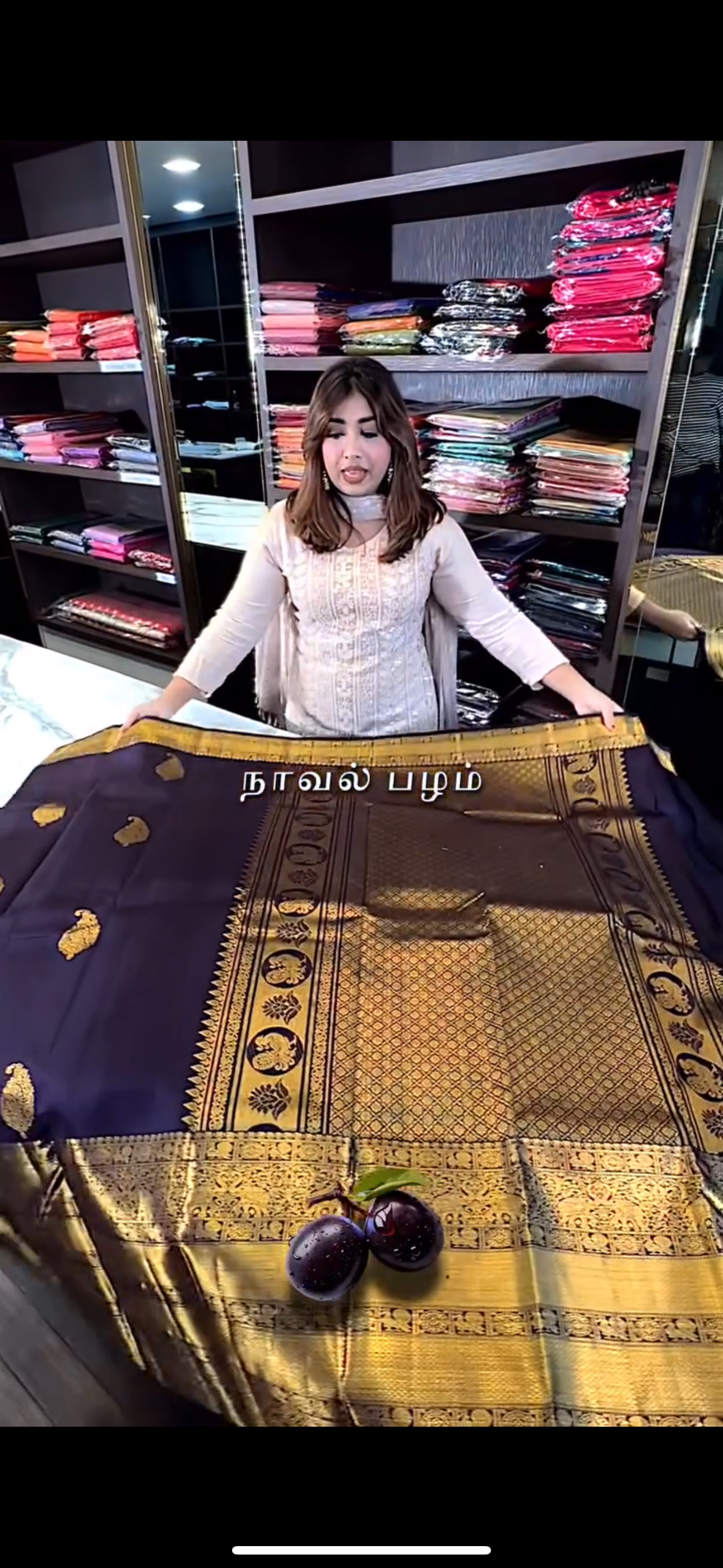 Soft Banarasi Silk Saree With Gratifying Blouse Piece