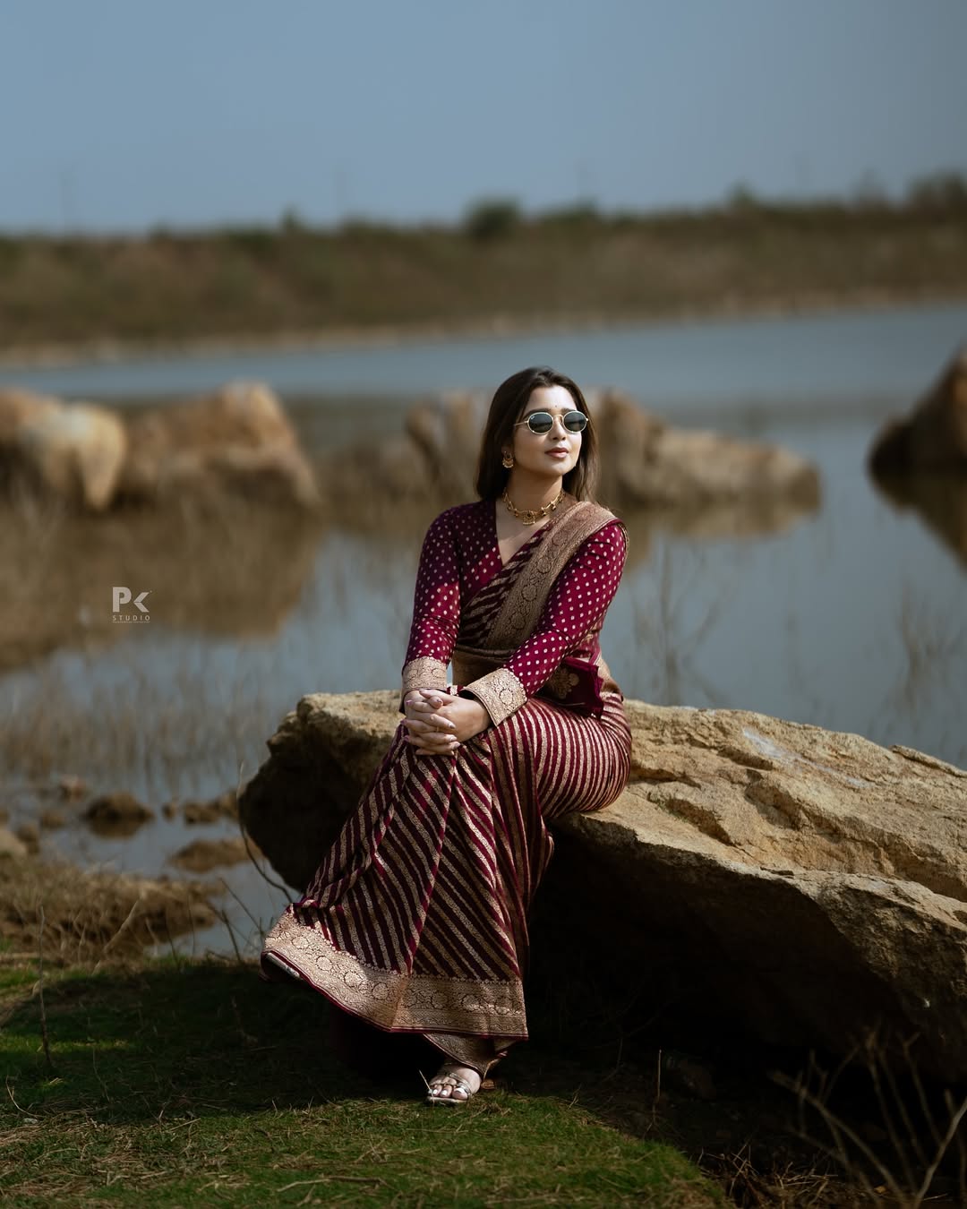 Entrancing Maroon Soft Silk Saree With Surpassing Blouse Piece
