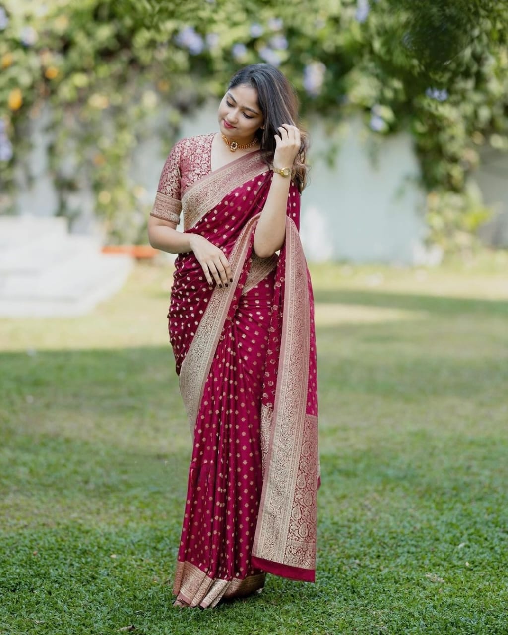 bollywood jaqured saree with blouse peach